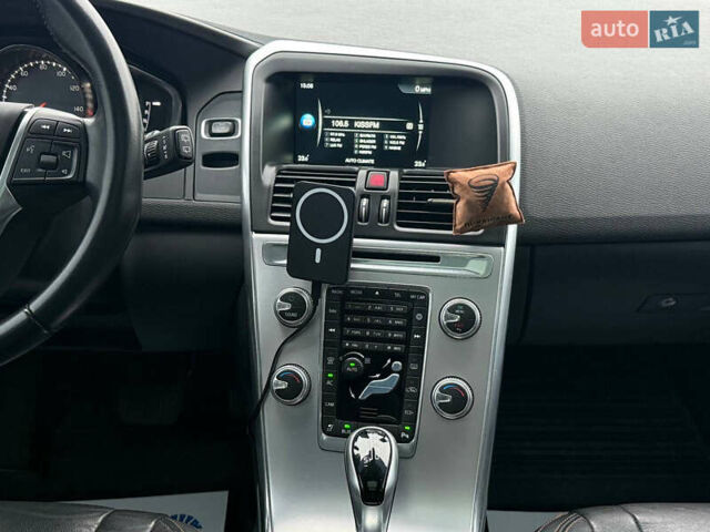 Чорний Вольво ХС60, об'ємом двигуна 2 л та пробігом 120 тис. км за 21400 $, фото 20 на Automoto.ua