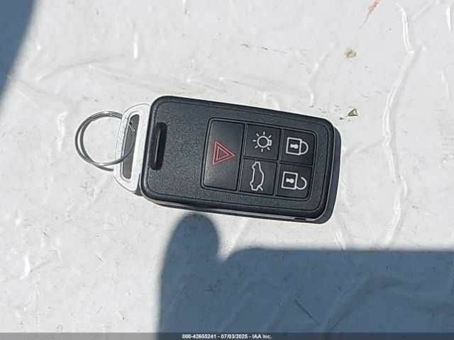 Черный Вольво ХС60, объемом двигателя 2 л и пробегом 89 тыс. км за 7000 $, фото 10 на Automoto.ua