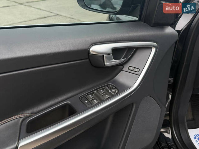 Чорний Вольво ХС60, об'ємом двигуна 2 л та пробігом 120 тис. км за 21400 $, фото 9 на Automoto.ua