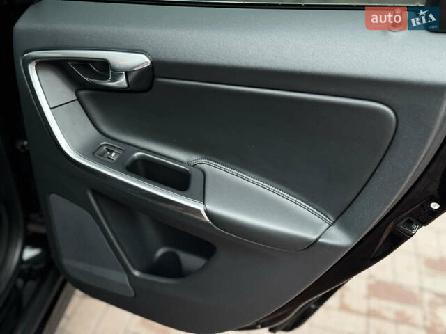 Чорний Вольво ХС60, об'ємом двигуна 2.5 л та пробігом 160 тис. км за 16300 $, фото 24 на Automoto.ua