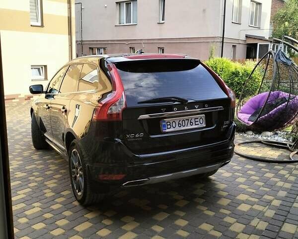Черный Вольво ХС60, объемом двигателя 2.4 л и пробегом 130 тыс. км за 32000 $, фото 4 на Automoto.ua