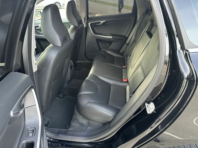 Черный Вольво ХС60, объемом двигателя 2 л и пробегом 139 тыс. км за 20900 $, фото 14 на Automoto.ua