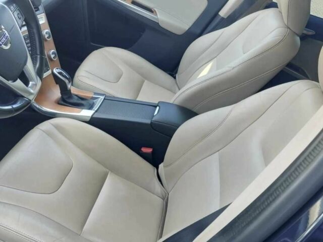 Черный Вольво ХС60, объемом двигателя 2 л и пробегом 87 тыс. км за 11600 $, фото 7 на Automoto.ua