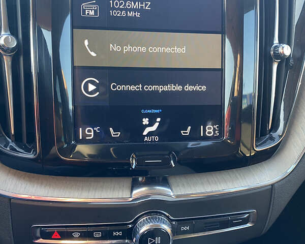 Вольво ХС60 2017 в Виннице на Automoto.ua Черный Вольво ХС60, объемом двигателя 1.97 л и пробегом 199 тыс. км за 27900 $, фото 16 на Automoto.ua