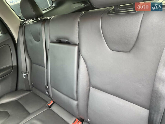 Чорний Вольво ХС60, об'ємом двигуна 2 л та пробігом 282 тис. км за 12900 $, фото 24 на Automoto.ua