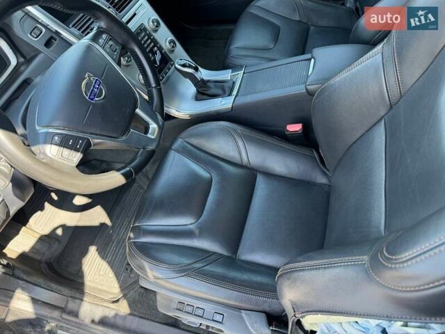 Черный Вольво ХС60, объемом двигателя 2 л и пробегом 235 тыс. км за 11300 $, фото 12 на Automoto.ua