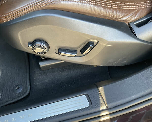 Вольво ХС60 2017 в Виннице на Automoto.ua Черный Вольво ХС60, объемом двигателя 1.97 л и пробегом 199 тыс. км за 27900 $, фото 5 на Automoto.ua