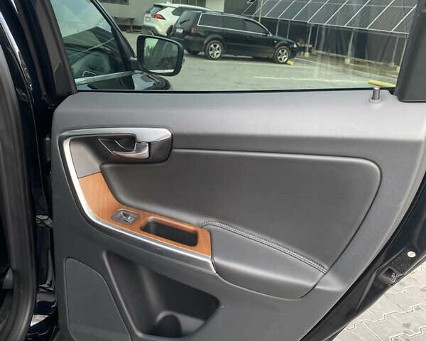 Чорний Вольво ХС60, об'ємом двигуна 2 л та пробігом 282 тис. км за 12900 $, фото 25 на Automoto.ua