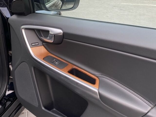 Чорний Вольво ХС60, об'ємом двигуна 2 л та пробігом 282 тис. км за 12900 $, фото 23 на Automoto.ua