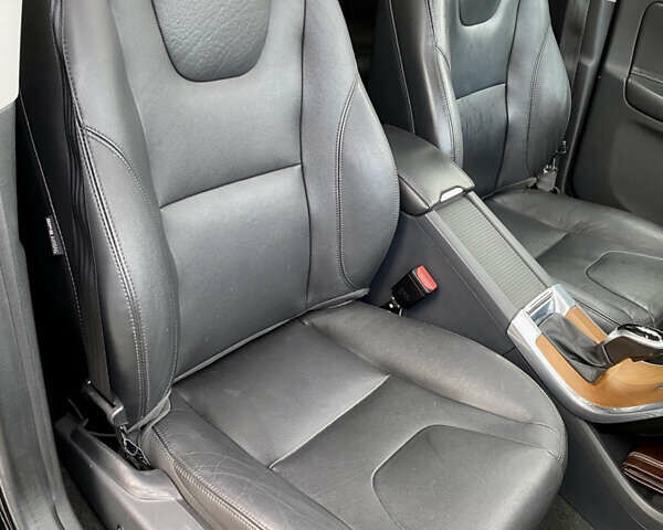 Чорний Вольво ХС60, об'ємом двигуна 2 л та пробігом 282 тис. км за 12900 $, фото 29 на Automoto.ua