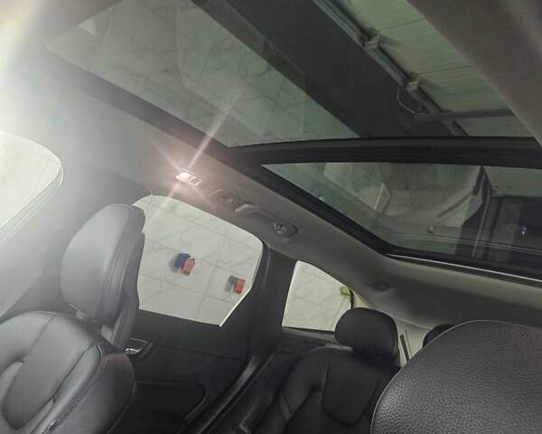 Чорний Вольво ХС60, об'ємом двигуна 1.97 л та пробігом 267 тис. км за 26000 $, фото 18 на Automoto.ua