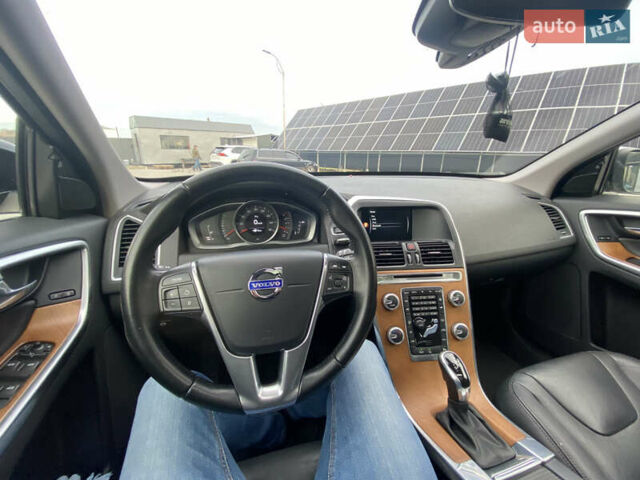 Чорний Вольво ХС60, об'ємом двигуна 2 л та пробігом 282 тис. км за 12900 $, фото 16 на Automoto.ua