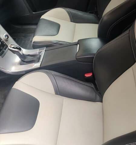 Чорний Вольво ХС60, об'ємом двигуна 2 л та пробігом 270 тис. км за 12700 $, фото 24 на Automoto.ua