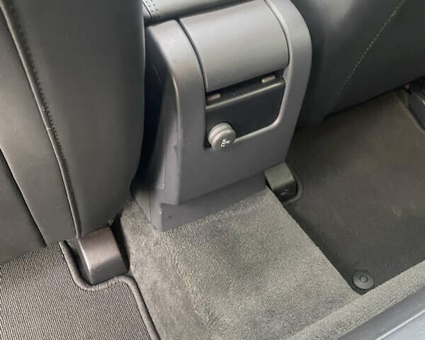 Чорний Вольво ХС60, об'ємом двигуна 2 л та пробігом 282 тис. км за 12900 $, фото 23 на Automoto.ua