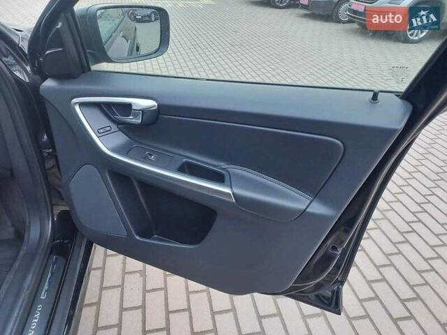 Чорний Вольво ХС60, об'ємом двигуна 2 л та пробігом 240 тис. км за 18500 $, фото 19 на Automoto.ua