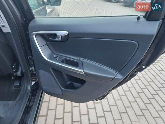 Чорний Вольво ХС60, об'ємом двигуна 2 л та пробігом 240 тис. км за 18500 $, фото 16 на Automoto.ua