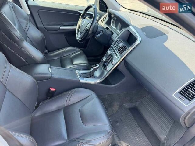 Черный Вольво ХС60, объемом двигателя 2 л и пробегом 235 тыс. км за 11300 $, фото 6 на Automoto.ua