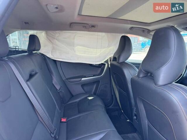 Черный Вольво ХС60, объемом двигателя 2 л и пробегом 235 тыс. км за 11300 $, фото 7 на Automoto.ua