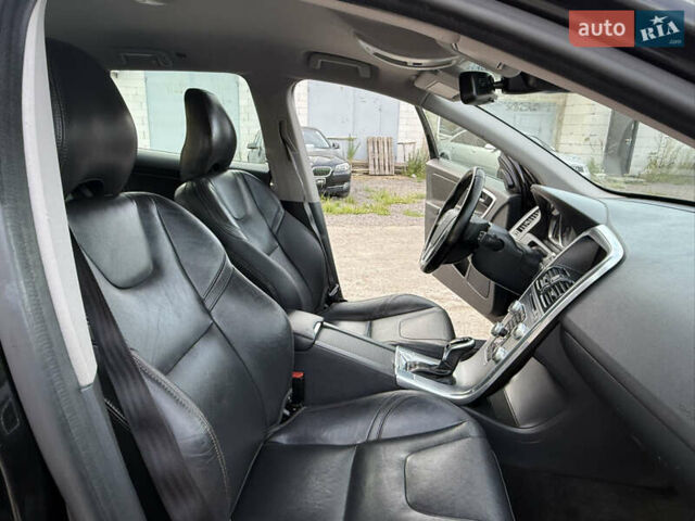 Чорний Вольво ХС60, об'ємом двигуна 2 л та пробігом 173 тис. км за 13499 $, фото 44 на Automoto.ua