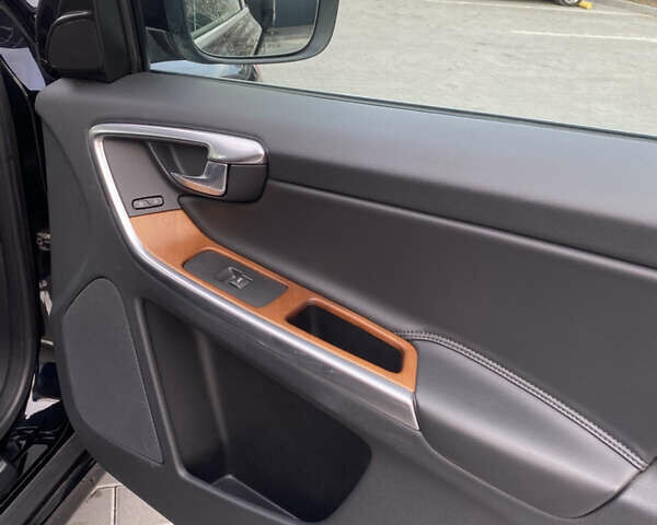 Чорний Вольво ХС60, об'ємом двигуна 2 л та пробігом 282 тис. км за 12900 $, фото 28 на Automoto.ua