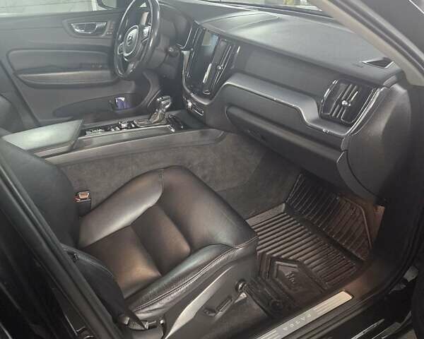 Чорний Вольво ХС60, об'ємом двигуна 1.97 л та пробігом 267 тис. км за 26000 $, фото 7 на Automoto.ua