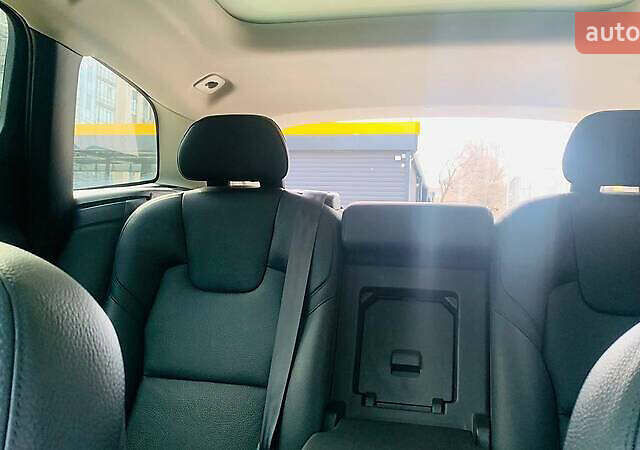 Чорний Вольво ХС60, об'ємом двигуна 1.97 л та пробігом 60 тис. км за 23000 $, фото 11 на Automoto.ua