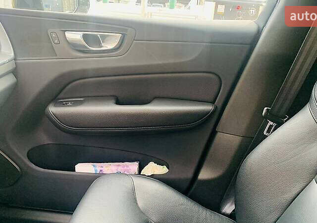 Чорний Вольво ХС60, об'ємом двигуна 1.97 л та пробігом 60 тис. км за 23000 $, фото 9 на Automoto.ua