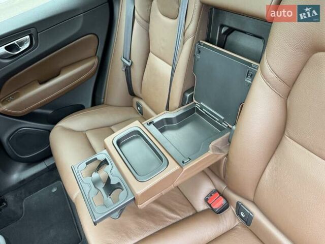 Черный Вольво ХС60, объемом двигателя 2 л и пробегом 82 тыс. км за 26999 $, фото 45 на Automoto.ua