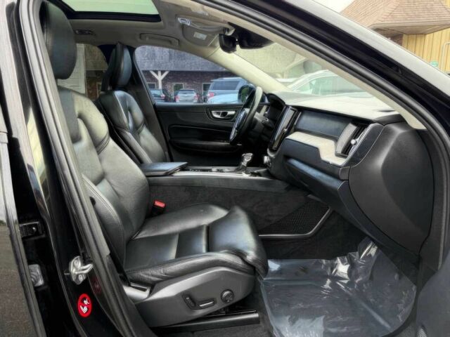 Чорний Вольво ХС60, об'ємом двигуна 2 л та пробігом 42 тис. км за 10600 $, фото 8 на Automoto.ua