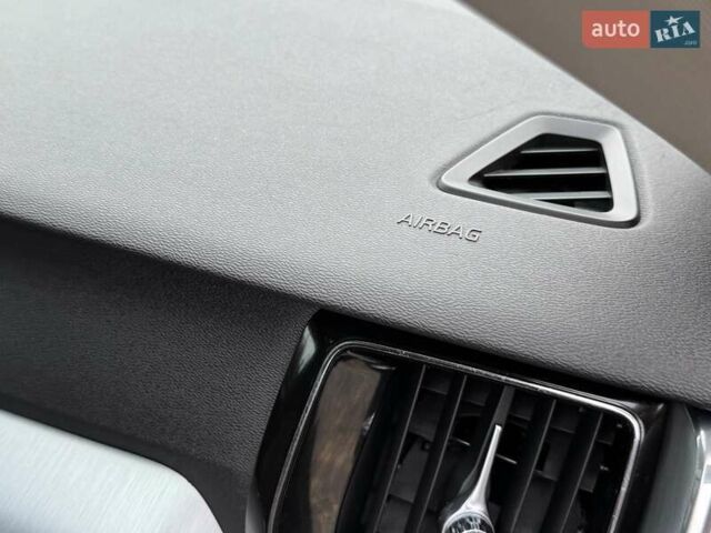 Черный Вольво ХС60, объемом двигателя 2 л и пробегом 82 тыс. км за 26999 $, фото 49 на Automoto.ua