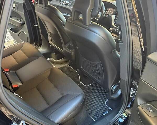 Вольво ХС60 2018 в Киеве на Automoto.ua Черный Вольво ХС60, объемом двигателя 2 л и пробегом 150 тыс. км за 29600 $, фото 13 на Automoto.ua
