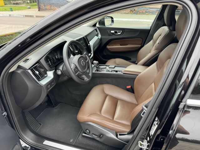 Чорний Вольво ХС60, об'ємом двигуна 2 л та пробігом 82 тис. км за 26999 $, фото 17 на Automoto.ua