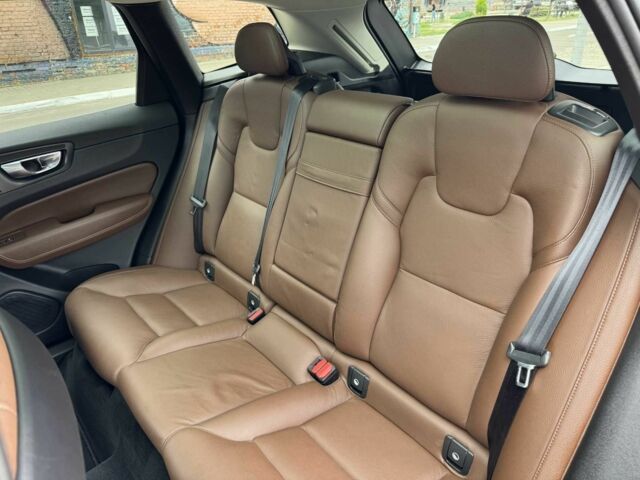 Чорний Вольво ХС60, об'ємом двигуна 2 л та пробігом 82 тис. км за 26999 $, фото 22 на Automoto.ua