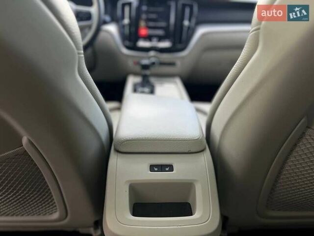 Черный Вольво ХС60, объемом двигателя 1.97 л и пробегом 108 тыс. км за 27300 $, фото 15 на Automoto.ua