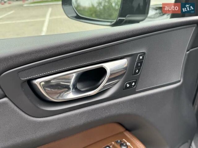 Черный Вольво ХС60, объемом двигателя 2 л и пробегом 82 тыс. км за 26999 $, фото 40 на Automoto.ua