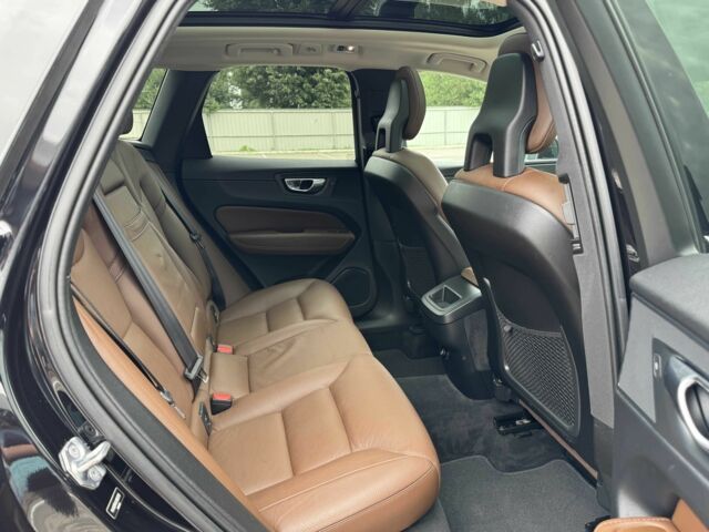 Чорний Вольво ХС60, об'ємом двигуна 2 л та пробігом 82 тис. км за 26999 $, фото 21 на Automoto.ua