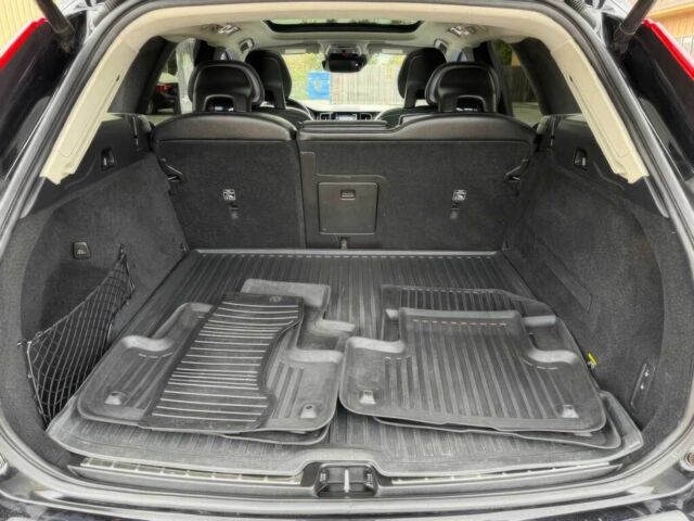 Чорний Вольво ХС60, об'ємом двигуна 2 л та пробігом 42 тис. км за 10600 $, фото 11 на Automoto.ua