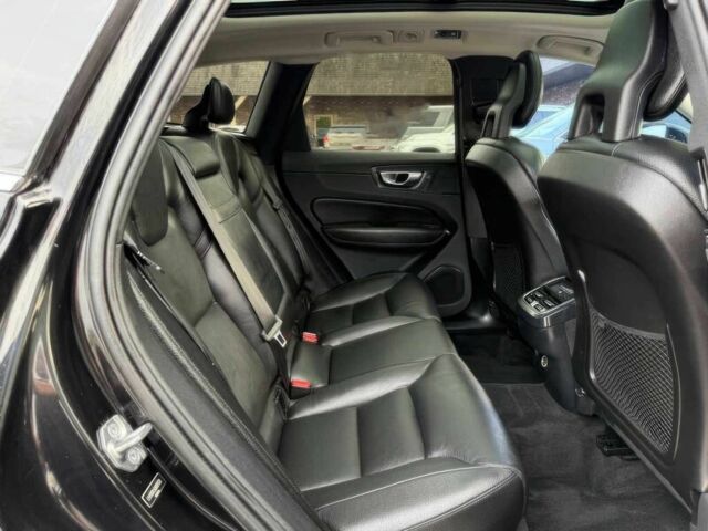 Чорний Вольво ХС60, об'ємом двигуна 2 л та пробігом 42 тис. км за 10600 $, фото 9 на Automoto.ua