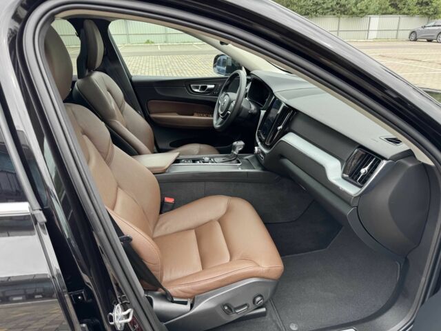 Чорний Вольво ХС60, об'ємом двигуна 2 л та пробігом 82 тис. км за 26999 $, фото 20 на Automoto.ua