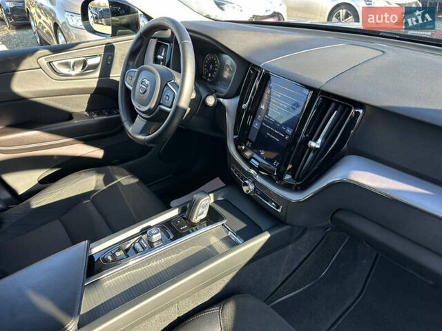 Вольво ХС60 2019 в Ивано-Франковске на Automoto.ua Черный Вольво ХС60, объемом двигателя 1.97 л и пробегом 70 тыс. км за 38900 $, фото 33 на Automoto.ua