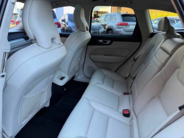 Чорний Вольво ХС60, об'ємом двигуна 2 л та пробігом 42 тис. км за 8900 $, фото 12 на Automoto.ua