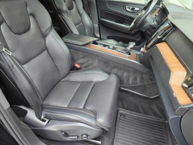 Чорний Вольво ХС60, об'ємом двигуна 2 л та пробігом 37 тис. км за 13400 $, фото 8 на Automoto.ua