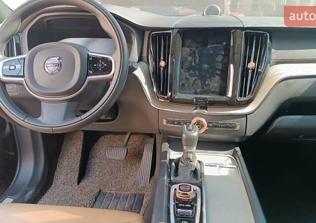 Черный Вольво ХС60, объемом двигателя 1.97 л и пробегом 110 тыс. км за 24000 $, фото 3 на Automoto.ua
