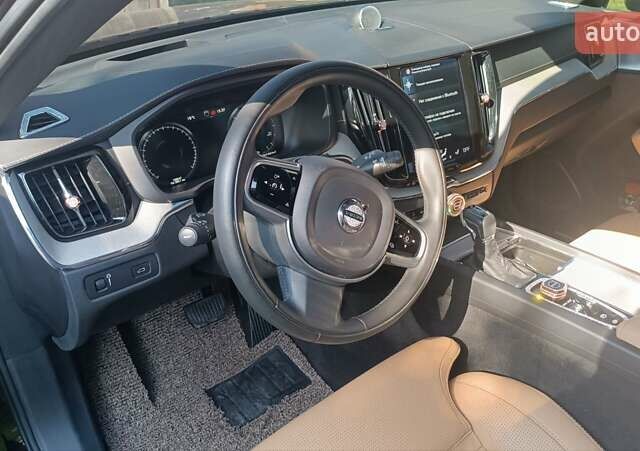 Чорний Вольво ХС60, об'ємом двигуна 1.97 л та пробігом 200 тис. км за 32000 $, фото 29 на Automoto.ua