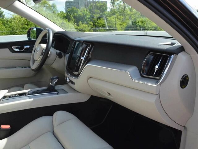 Черный Вольво ХС60, объемом двигателя 2 л и пробегом 87 тыс. км за 16000 $, фото 13 на Automoto.ua