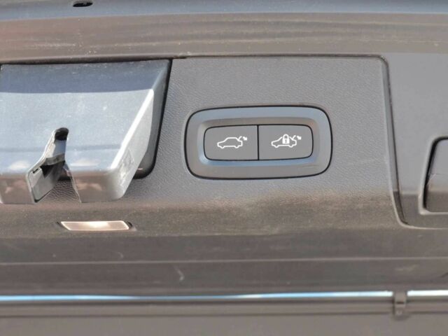 Черный Вольво ХС60, объемом двигателя 2 л и пробегом 87 тыс. км за 16000 $, фото 8 на Automoto.ua