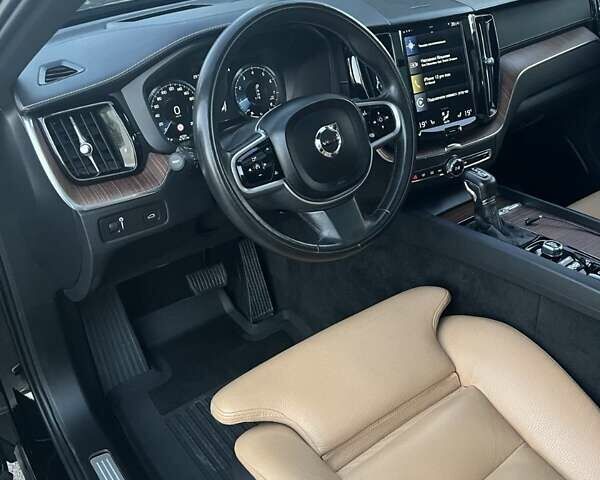 Черный Вольво ХС60, объемом двигателя 1.97 л и пробегом 42 тыс. км за 33000 $, фото 7 на Automoto.ua