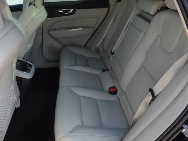 Черный Вольво ХС60, объемом двигателя 2 л и пробегом 87 тыс. км за 16000 $, фото 19 на Automoto.ua