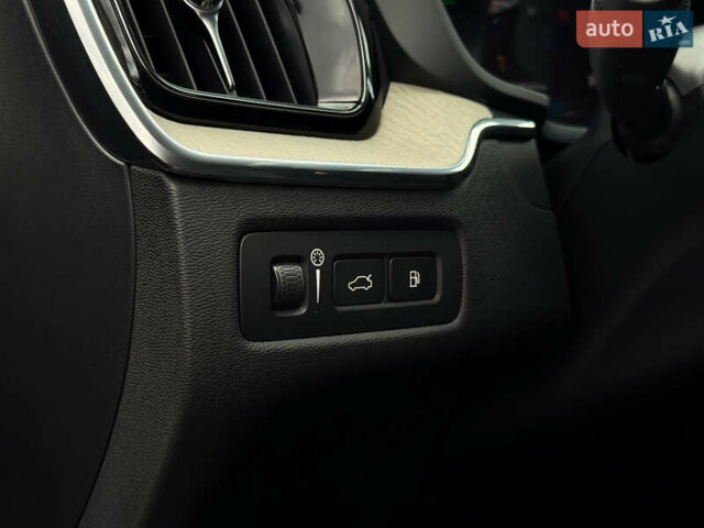 Черный Вольво ХС60, объемом двигателя 2 л и пробегом 34 тыс. км за 52700 $, фото 16 на Automoto.ua