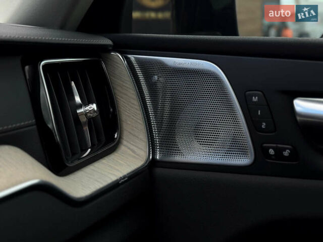 Черный Вольво ХС60, объемом двигателя 2 л и пробегом 34 тыс. км за 52700 $, фото 15 на Automoto.ua